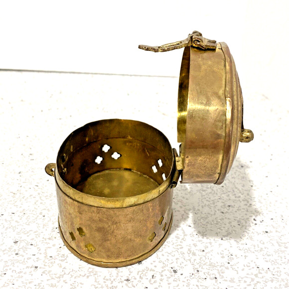 Miniature Brass Cricket Box Top Handle Pierced Metal Oval Hinged Lid Decorative - Picture 10 of 10